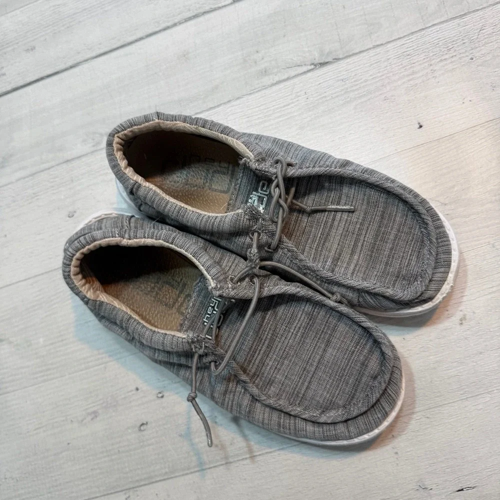 Hey Dude kids grey slip on shoes is youth 3 ladies‎ 4